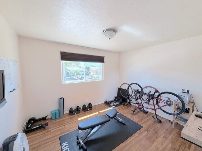 Building Photo - Charming 3 Bedroom, 2 Bathroom NE ABQ Home. Refrigerated Air! Spacious backyard. Near Uptown
