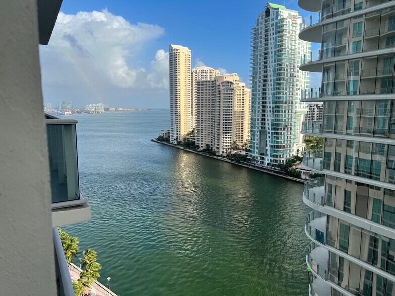 Building Photo - 300 S Biscayne Blvd