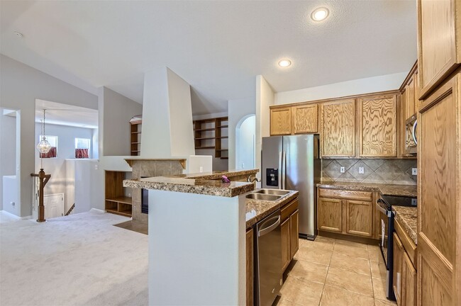 Building Photo - Newly Updated 3 Bedroom, 2 Bath Townhome I...