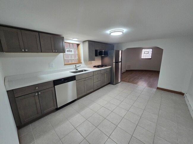 Building Photo - 2839 N Austin Ave