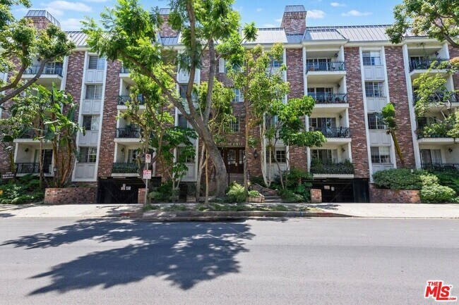 Building Photo - 1375 Kelton Ave