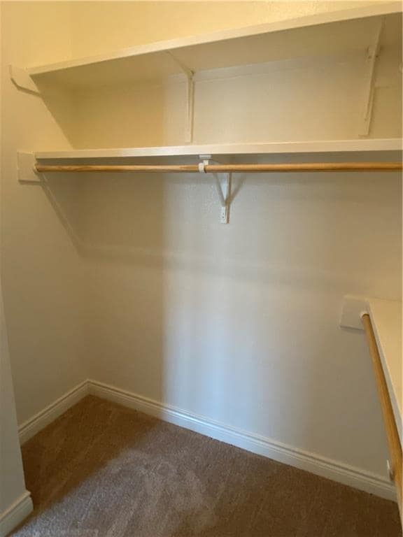 Building Photo - 606 W 1st St