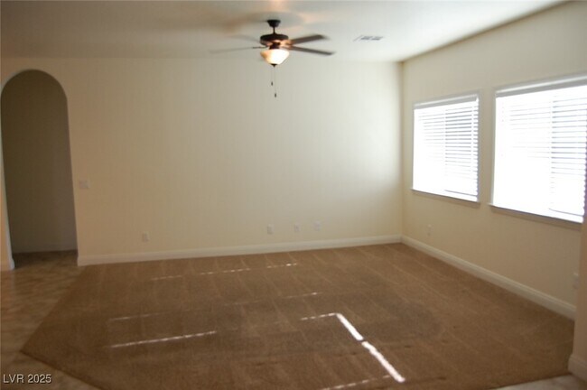 Building Photo - 4920 Honey Locust Dr