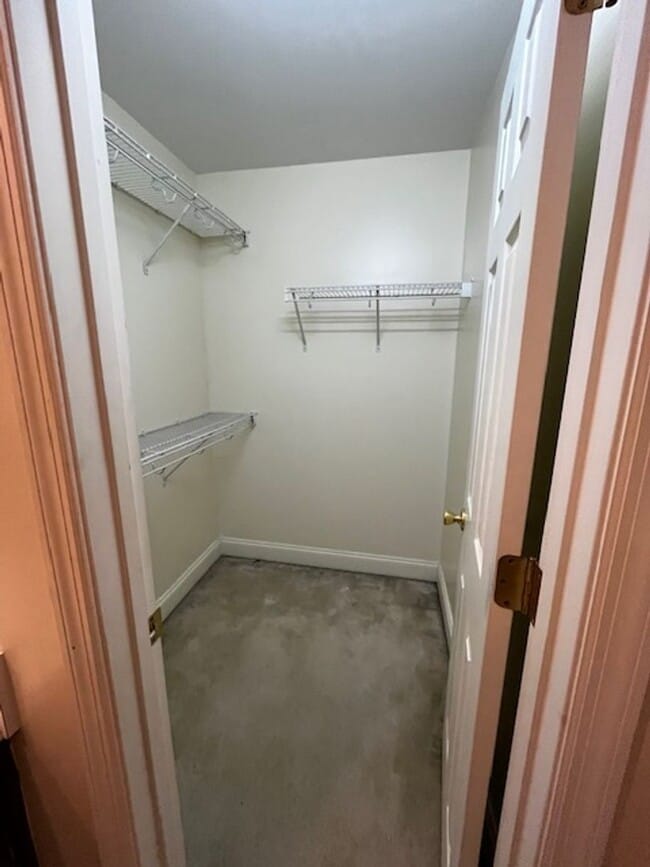 Building Photo - Move in Special: Half of first months rent: 2 Bedroom 2.5 bath townhome for rent