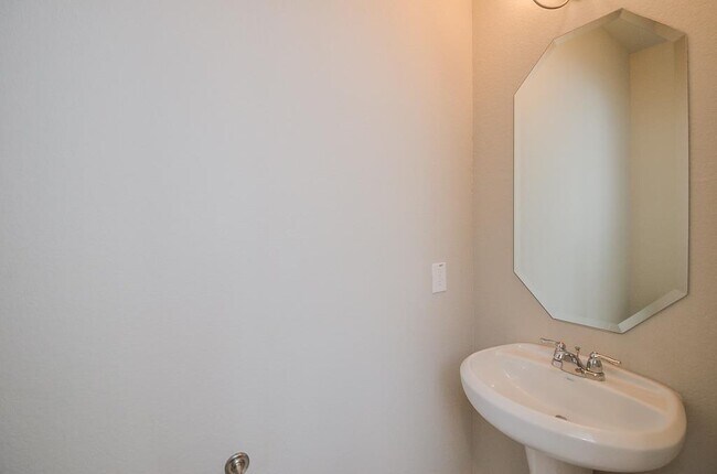 Building Photo - 17935 Alora Springs Trace