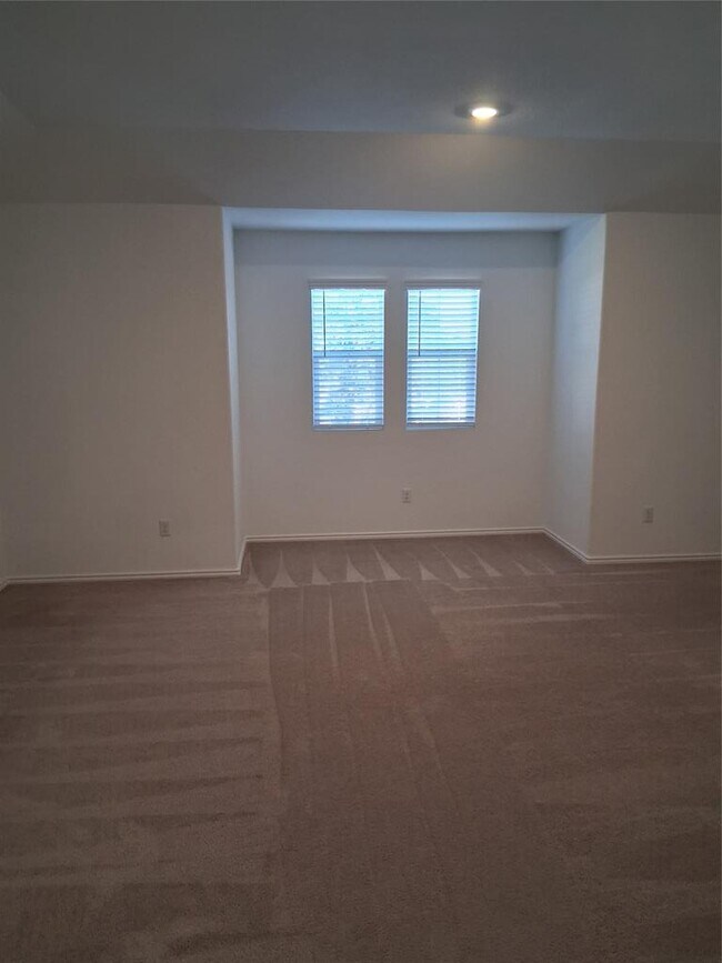 Building Photo - 2121 Golden Grain Ln