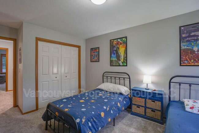 Building Photo - 745 S 21st Pl