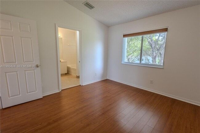 Building Photo - 719 NW 208th Way