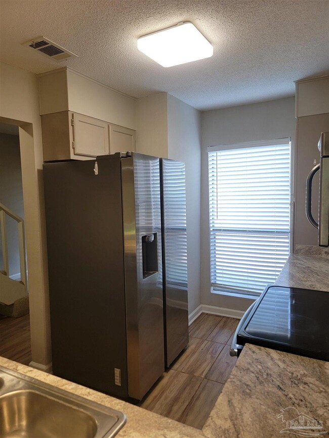 Building Photo - 7202 Lago Vista Ct