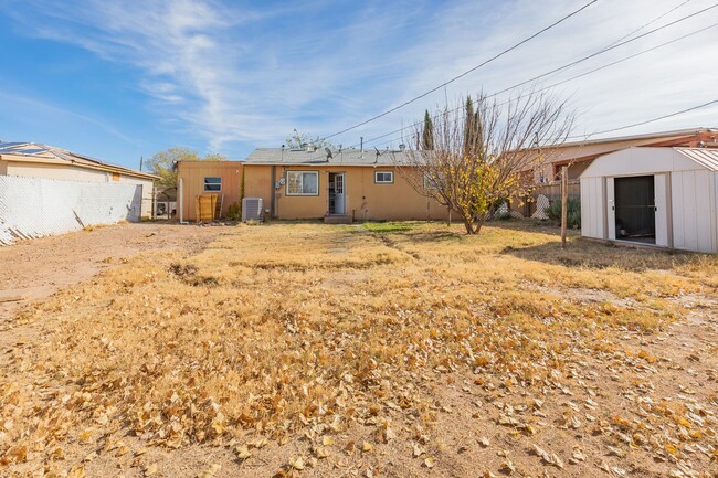 Building Photo - Charmful Remodeled Home with Refrigerated Air