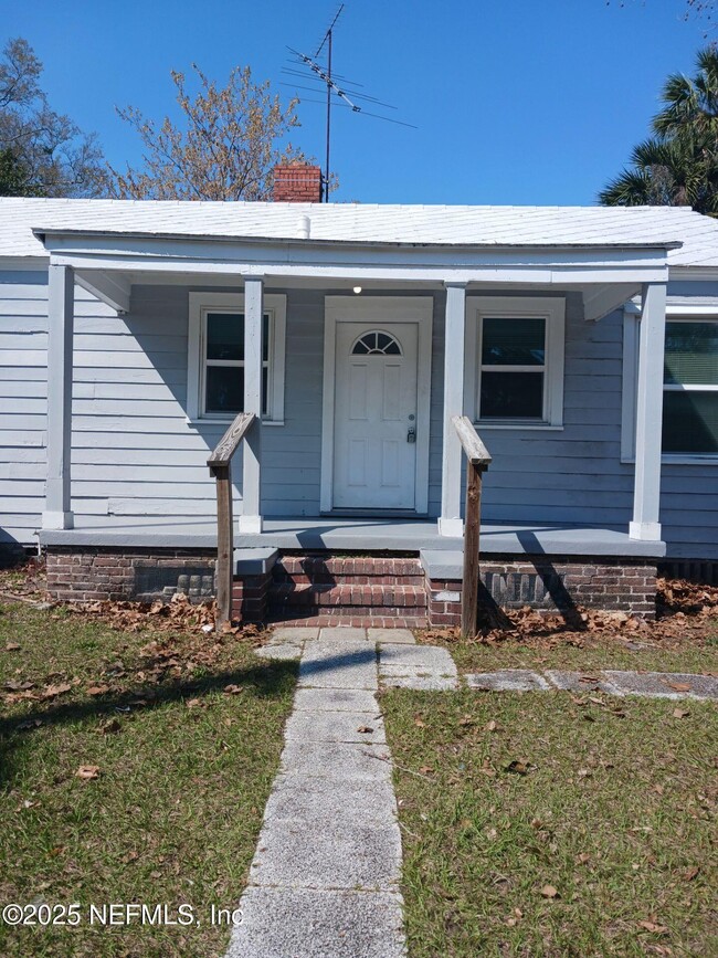 Primary Photo - 531 W 49th St