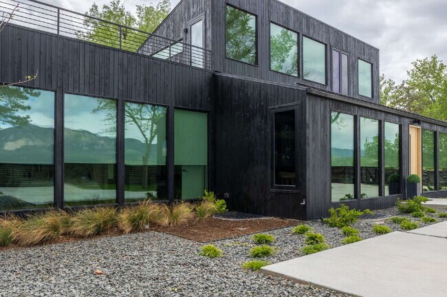 Building Photo - Modern Luxury Rental with Unobstructed Fla...
