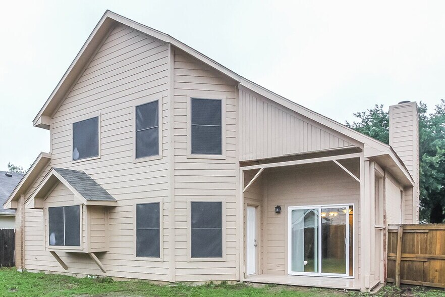 Building Photo - 8440 Auburn Dr