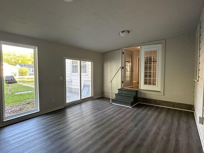 Building Photo - Very Nice 3 Bedroom In Paducah Available Immediately