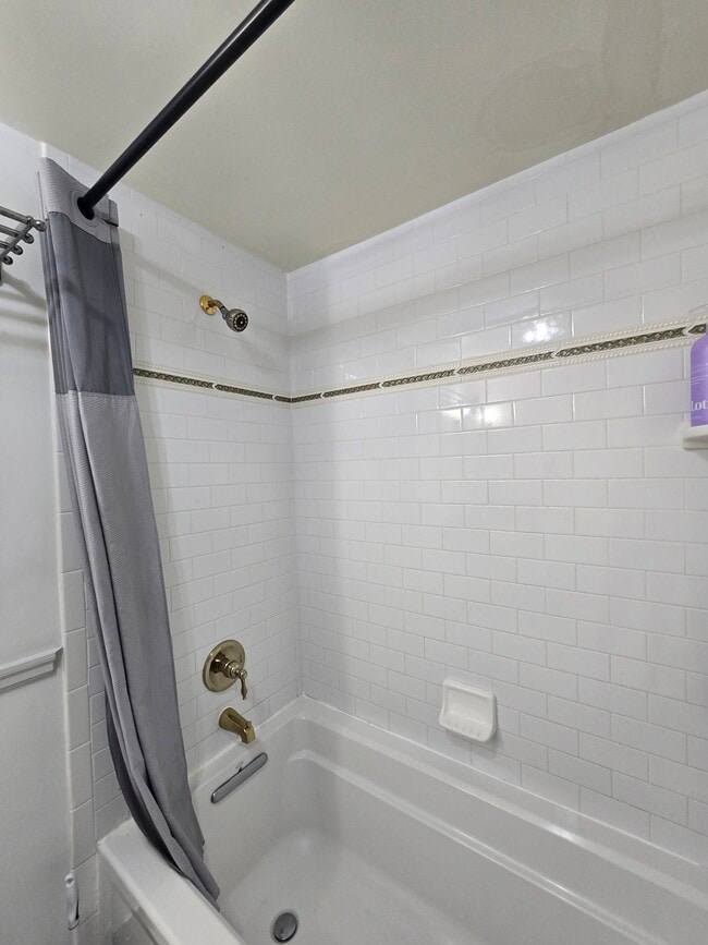 Building Photo - 1922 Garfield St