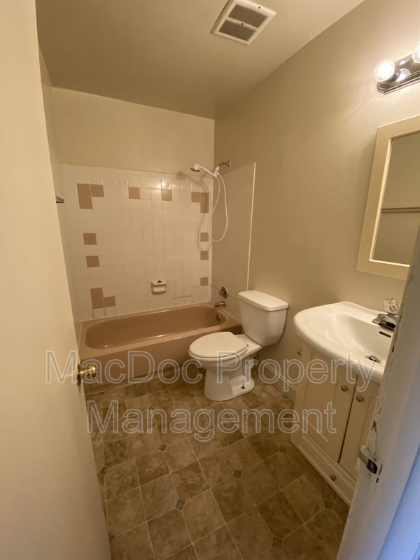 Building Photo - 2331 McClellan Ct