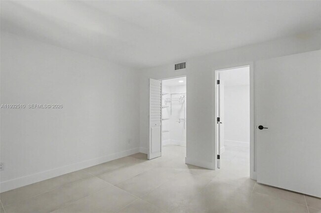 Building Photo - 8708 SW 79th Pl