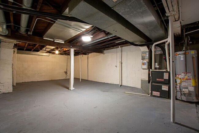 Building Photo - 110 N 38th St