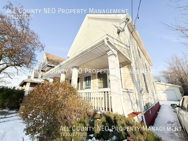 Building Photo - 2637 E 110th St