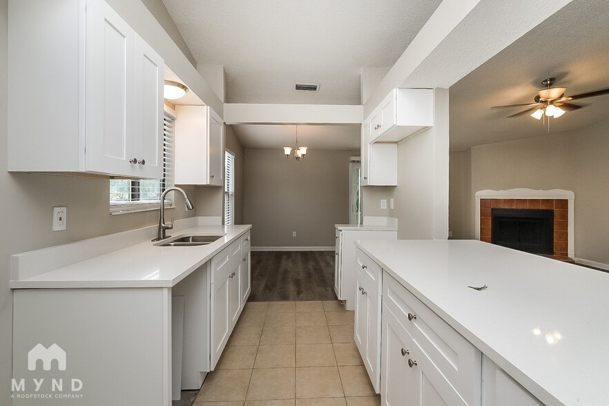 Building Photo - 12418 Hidden Brook Dr