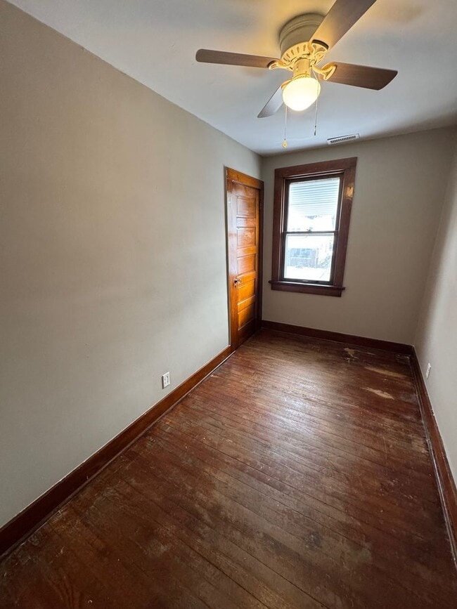 Building Photo - 1211 Bell Ave