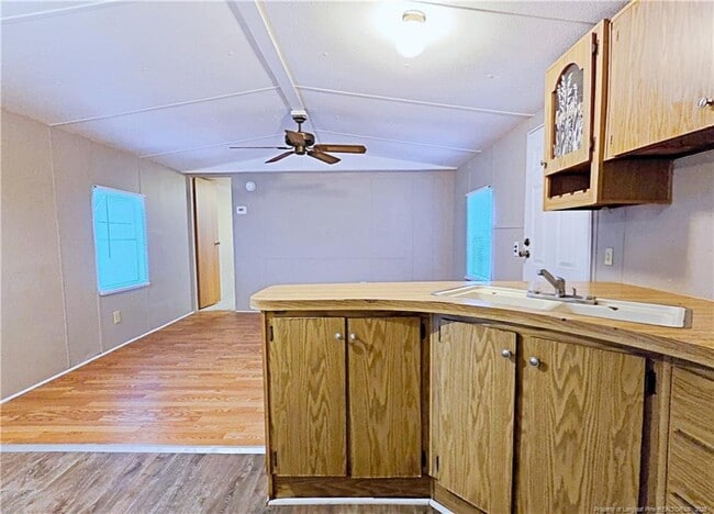 Building Photo - 826 Rembrandt Dr