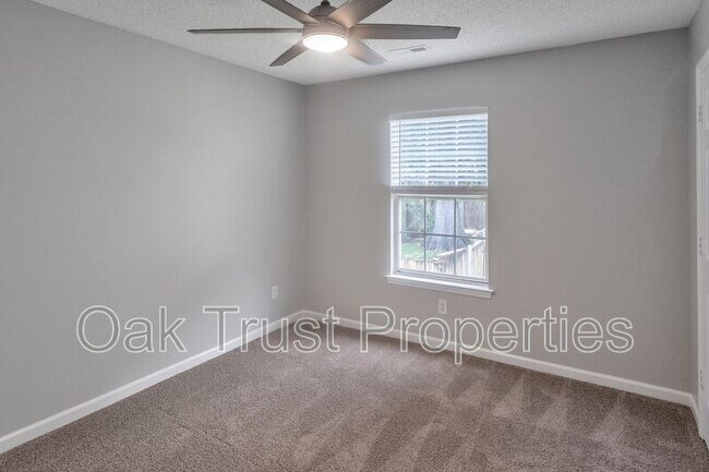 Building Photo - 9605 Crosscut Dr