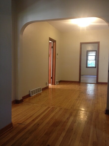 Building Photo - 2570 N Newhall St