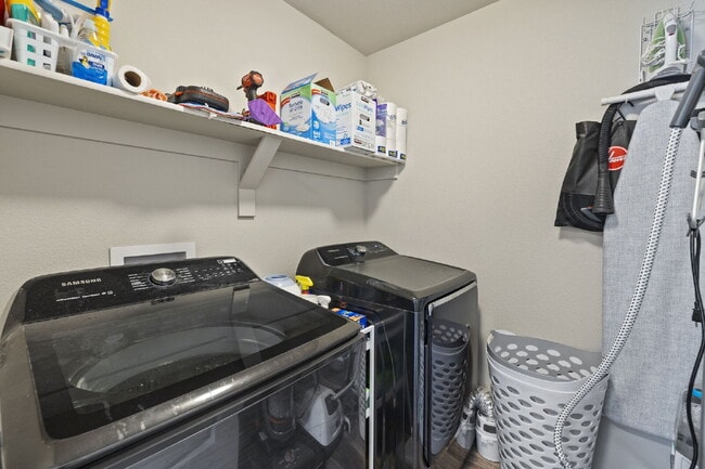 Building Photo - Beautiful 2 story home with 3 bedrooms in desirable Lorson Ranch Community.