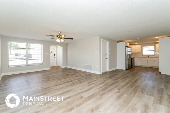 Building Photo - 9426 Legend Ln