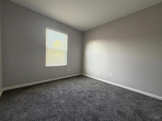 Building Photo - 7801 Livingston Dr