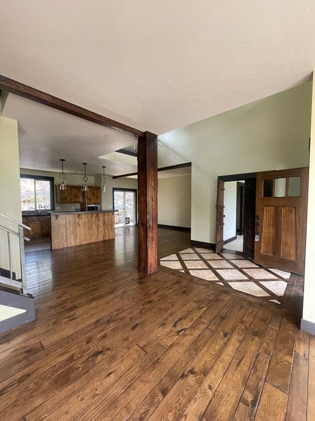 Building Photo - Gorgeous 4 Bedroom Home on Awbrey Butte!