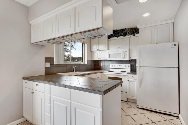 Building Photo - 5292 Bosque Ln