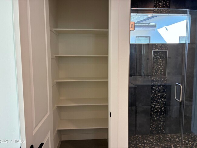 Building Photo - 10862 N Brownsville Ln