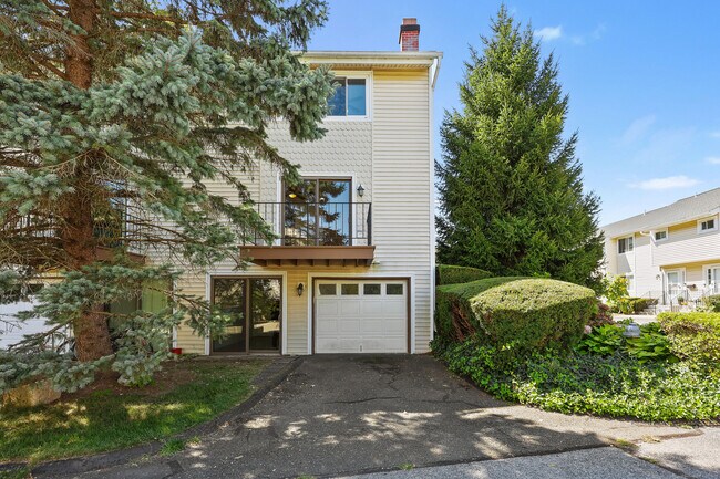 Building Photo - 75 Cos Cob Ave