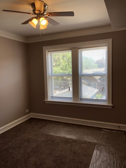 Building Photo - 6441 N Francisco Ave