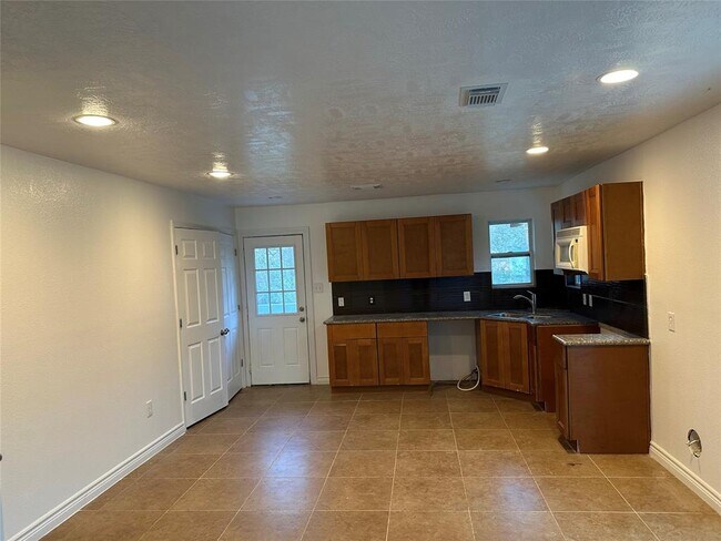 Building Photo - 10412 Ehlers Rd