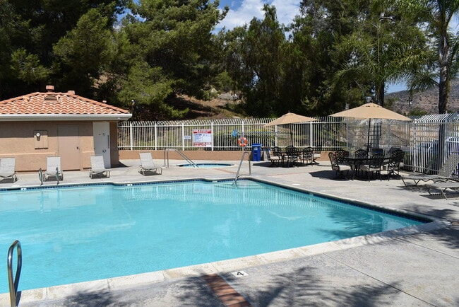 Building Photo - 2 Story 3 Bedroom 2.5 Bath Townhome with A...