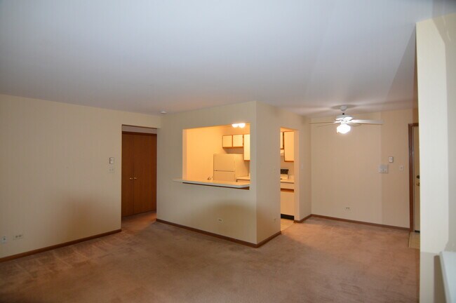 Building Photo - 4408 W Shamrock Ln