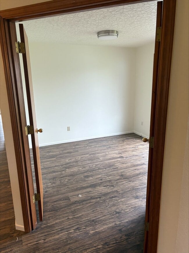 Building Photo - Felida 4 Bedroom with ADA bathroom