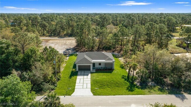Building Photo - 567 Flamingo Ave S