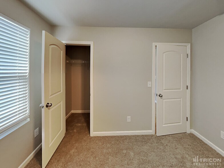 Building Photo - 337 Freeman Cir
