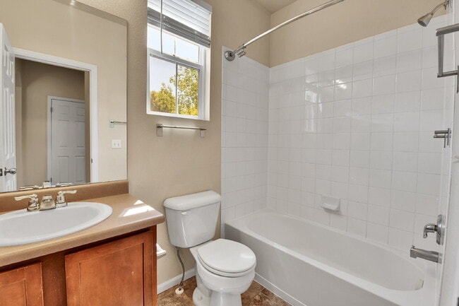 Building Photo - $2,550.00, 2, 2-bed, 2 bath in Northglenn ...