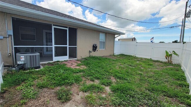Building Photo - 6417 Flintlock St