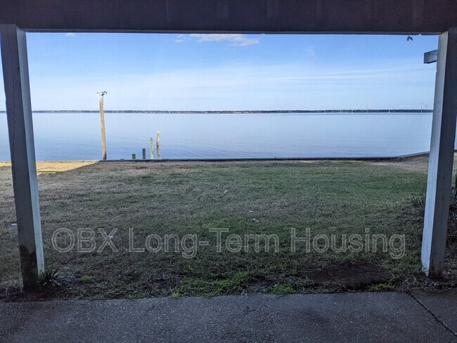 Building Photo - 181 Pine Grove Ln