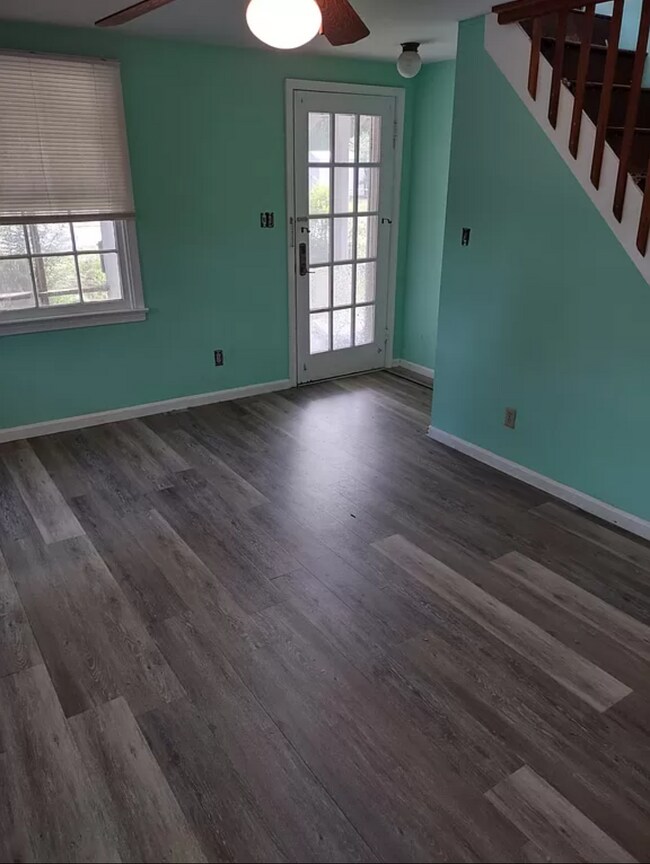 Building Photo - 1 Monroe Bay Ave