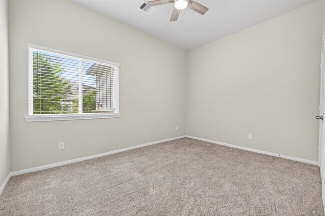 Building Photo - 18203 Samie Nell Ct