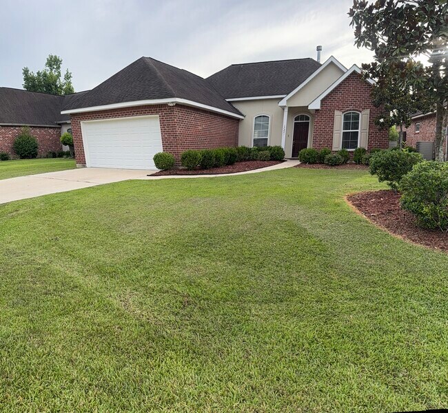 Primary Photo - 17281 Paddock Cir