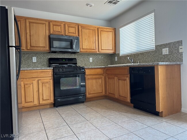 Building Photo - 9934 Juniper Haven Ave