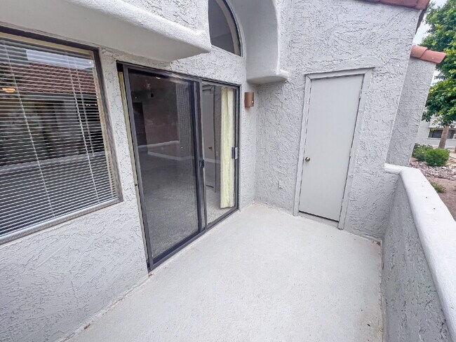 Building Photo - 10115 E Mountain View Rd